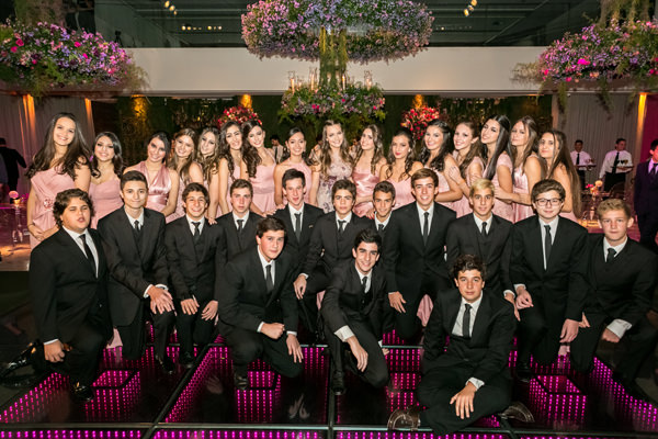 cz-festa-15-anos-vitoria-sutiro-casa-petra-decoracao-1-18-20