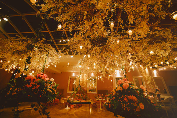 15 anos da Julia Deischl: festa tem decor new romantic