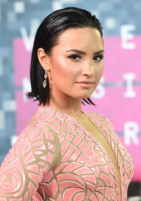 maquiagens-penteados-demi-lovato-4