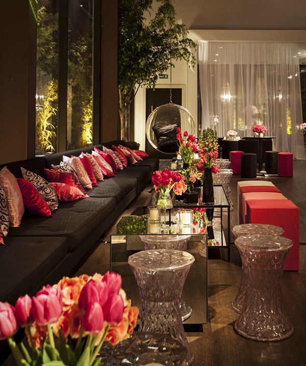 festa-de-15-anos-decoracao-adriana-malouf-buffet-vivi-barros-moveis-cem-por-cento-eventos-flores-andre-predotti-doces-daniele-andrade16