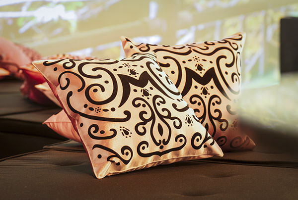 festa-de-15-anos-decoracao-adriana-malouf-buffet-vivi-barros-moveis-cem-por-cento-eventos-flores-andre-predotti-doces-daniele-andrade23