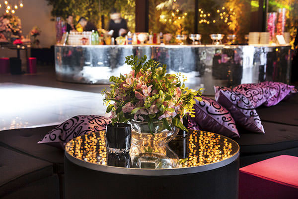 festa-de-15-anos-decoracao-adriana-malouf-buffet-vivi-barros-moveis-cem-por-cento-eventos-flores-andre-predotti-doces-daniele-andrade24