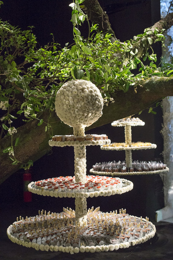 Mesa de doces da festa de 15 anos de Bruna Comolatti